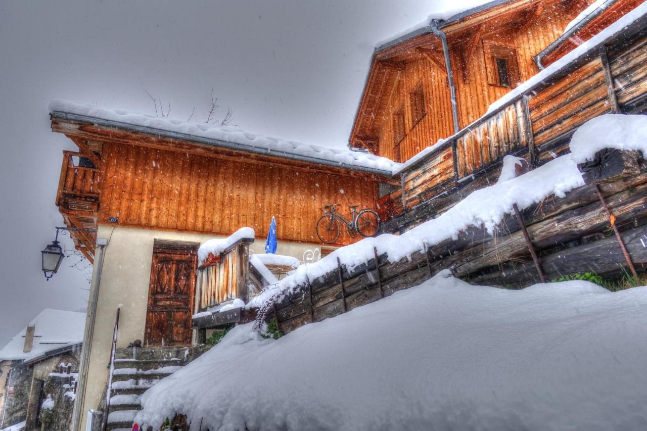 petite maison à Huez Esterno foto